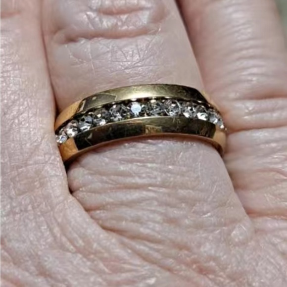 New Unisex Beautiful Titanium Steel Couple Ring - Picture 3 of 3